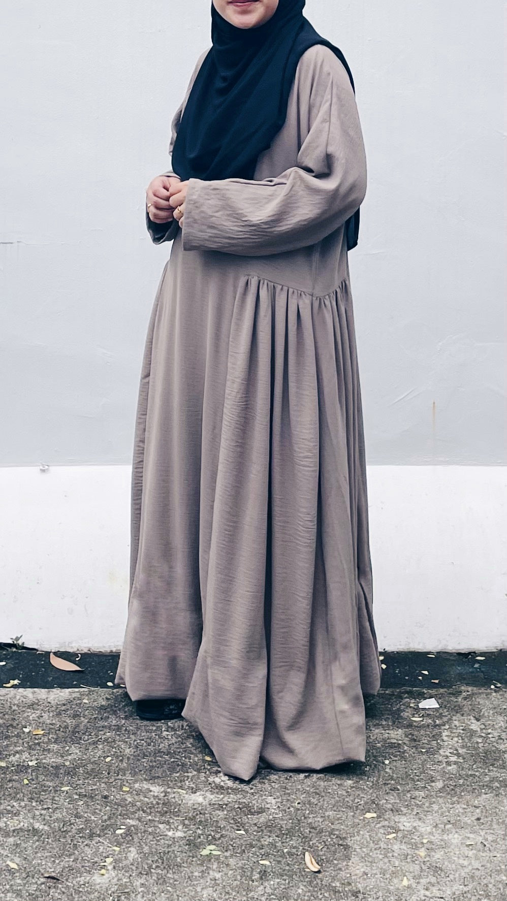 Side Ruffle Dress : Taupe