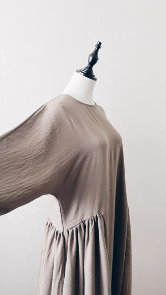Side Ruffle Dress : Taupe