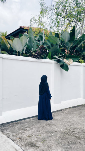 Side Ruffle Dress : Navy