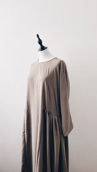 Side Ruffle Dress : Taupe
