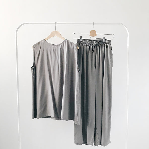 Essentials : Top & Bottom in Tan