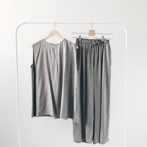 Essentials : Top & Bottom in Tan