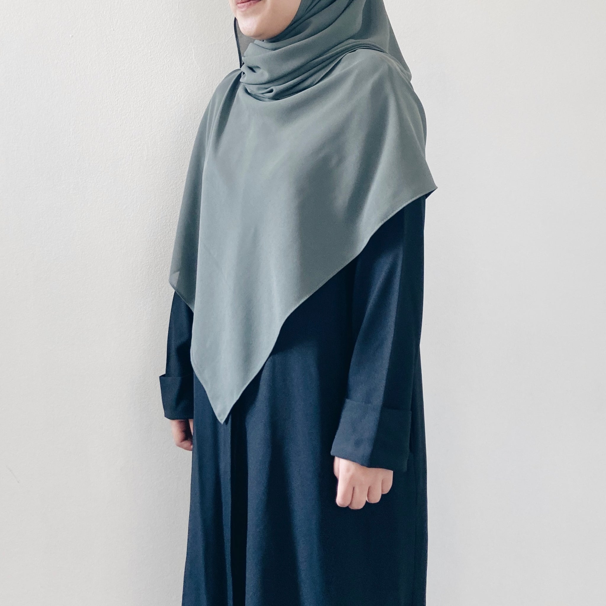 Tie-Back Shawl : Ash Green