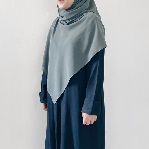 Tie-Back Shawl : Ash Green