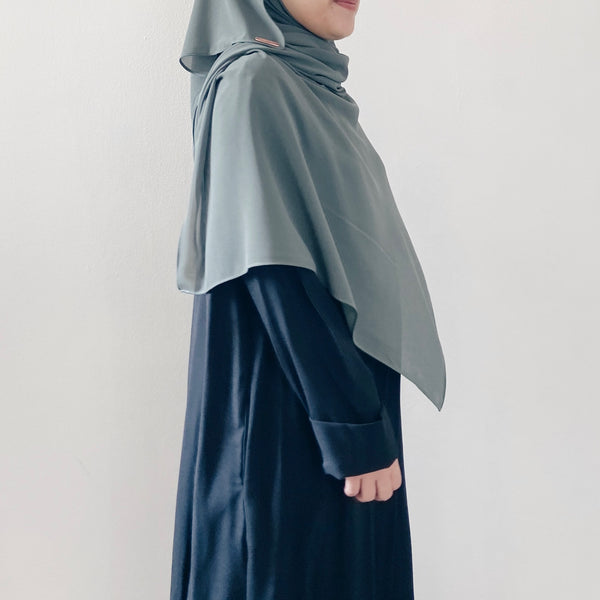 Tie-Back Shawl : Ash Green