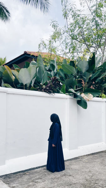 Side Ruffle Dress : Navy