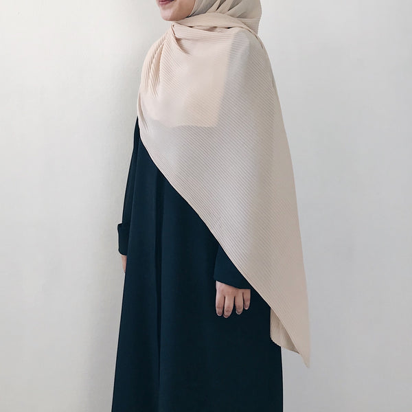 Pleats : Cream