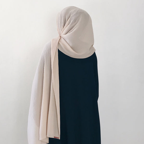Pleats : Cream