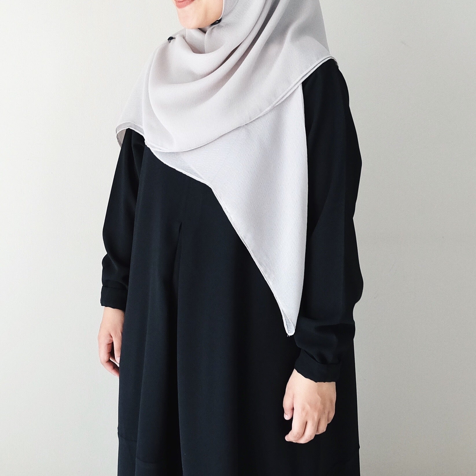 [Scarf 45"] Textured Viscose : Grey