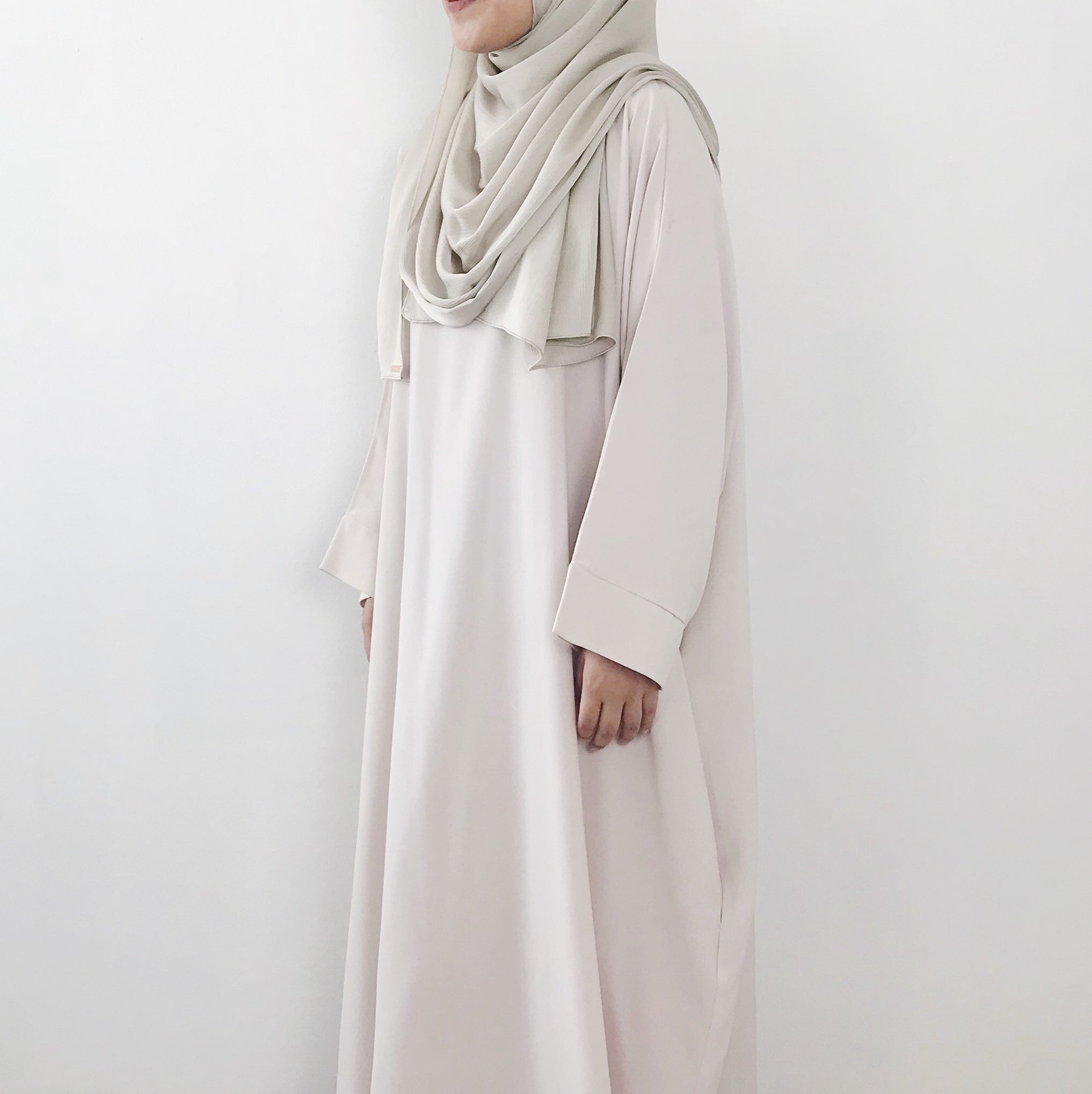 Textured Satin : Champagne