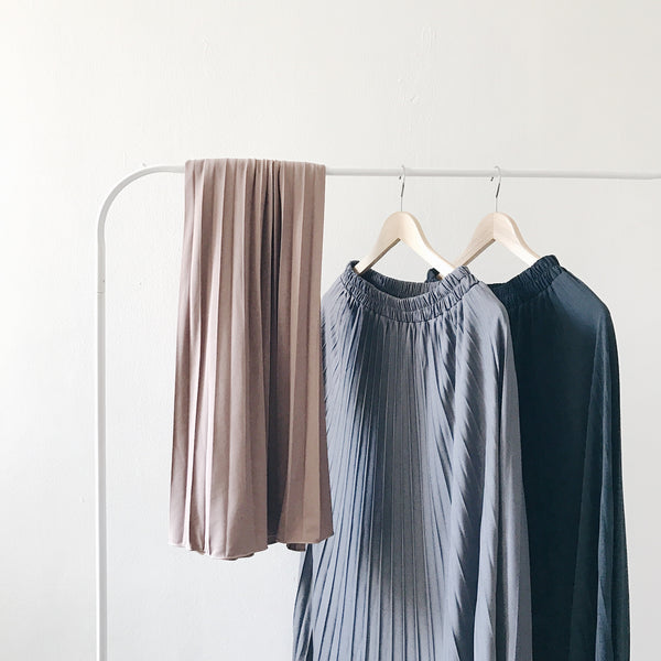 Pleated Skirt : Grey