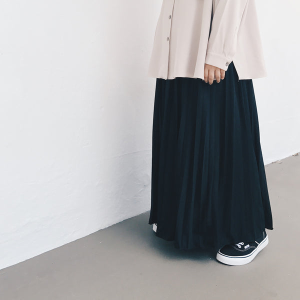 Pleated Skirt : Black