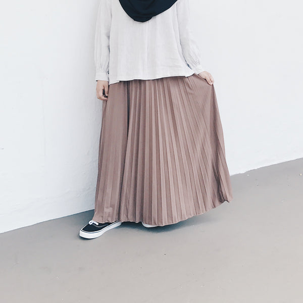 Pleated Skirt : Mocha