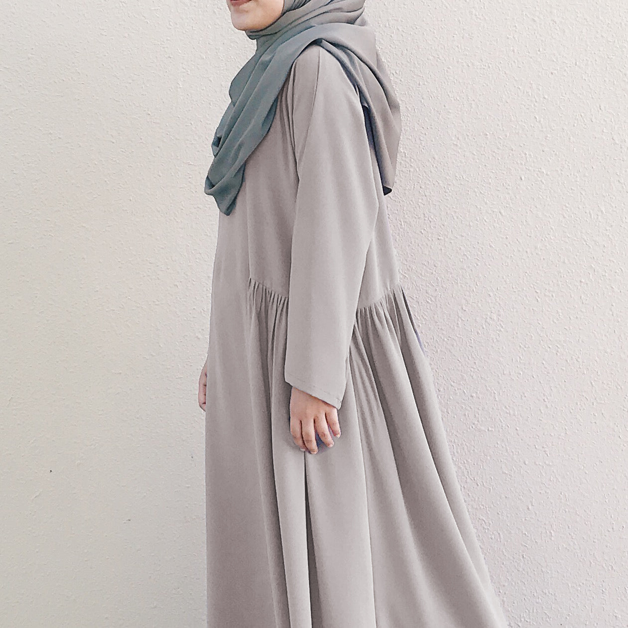 Side Ruffle Dress : Taupe