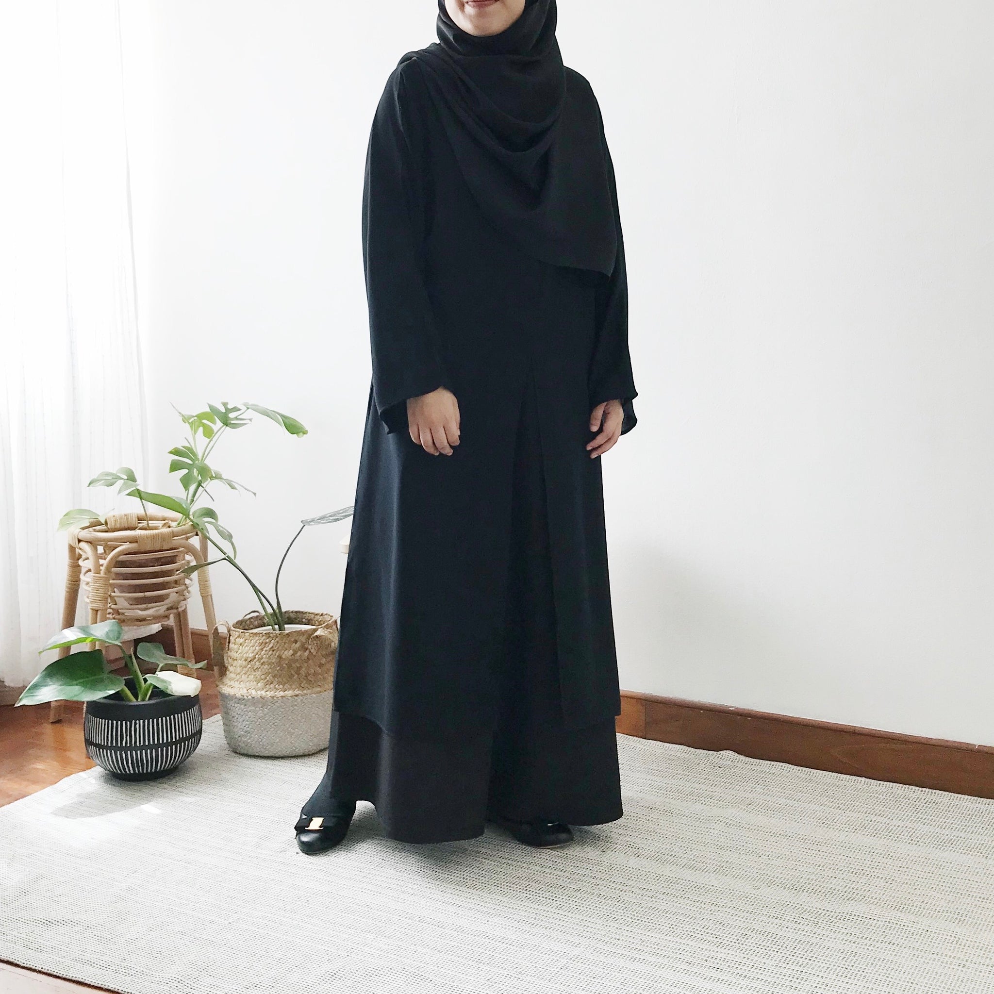 Midi Slit Dress : Black