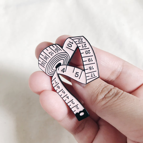 Enamel Pin : Measuring Tape