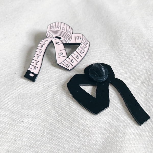 Enamel Pin : Measuring Tape