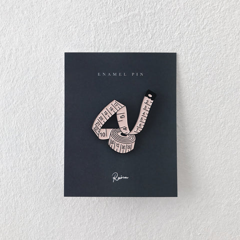 Enamel Pin : Measuring Tape