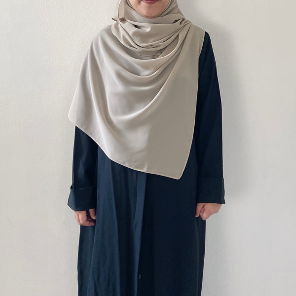 Tie-Back Shawl : Ivory