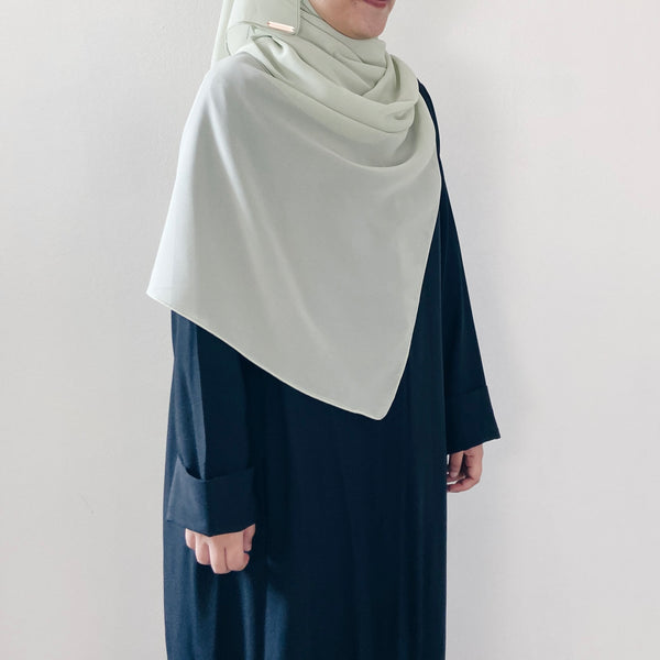 Tie-Back Shawl : Light Green