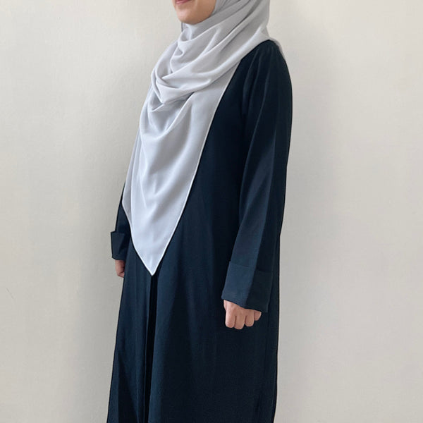 Tie-Back Shawl : Light Grey