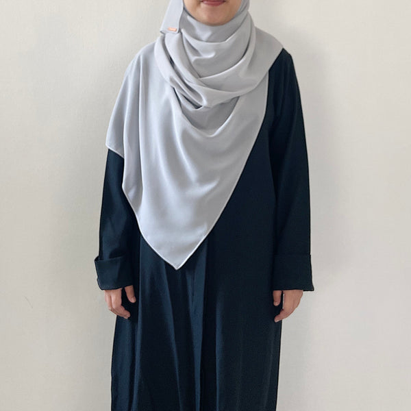 Tie-Back Shawl : Light Grey