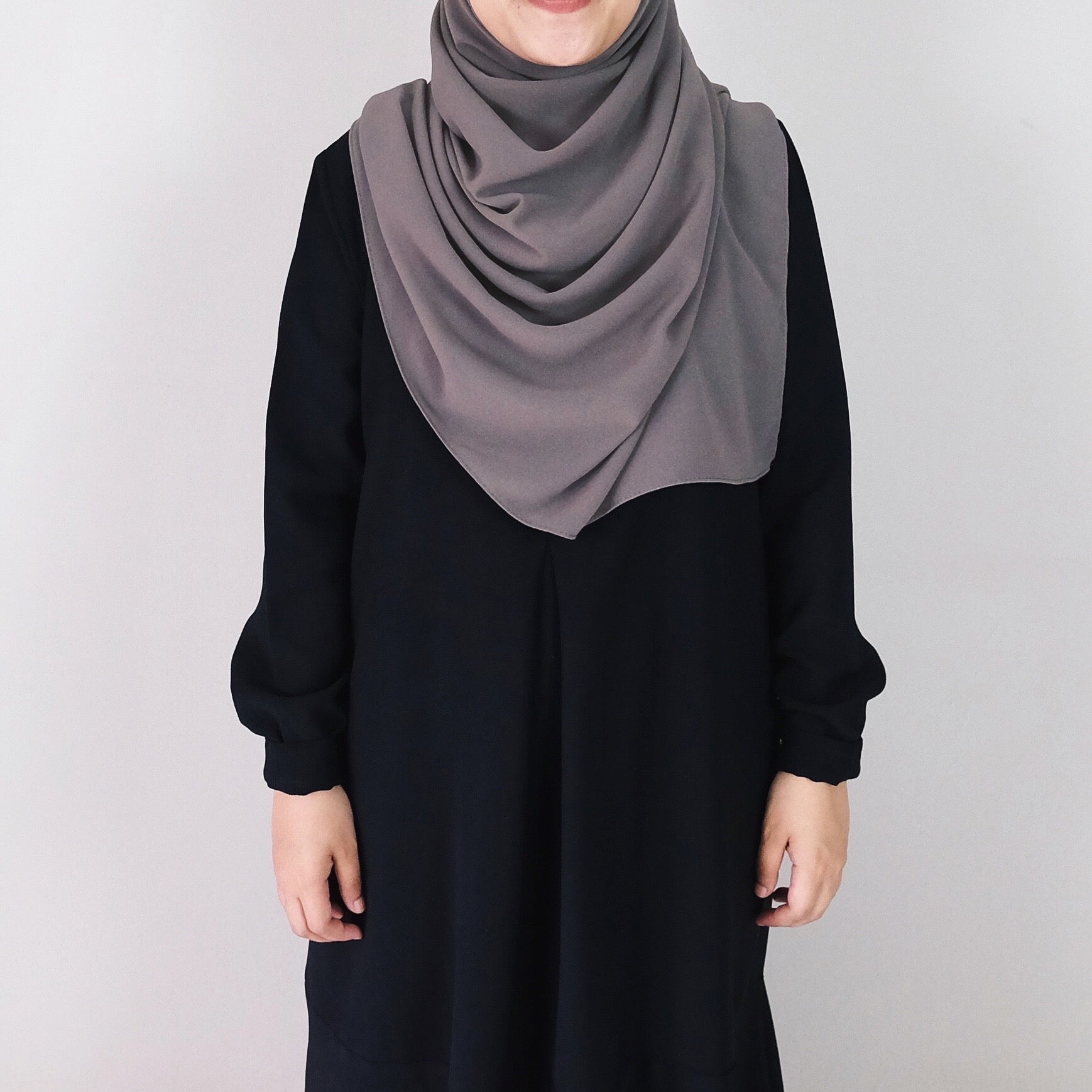 Basic Georgette : Warm Gray
